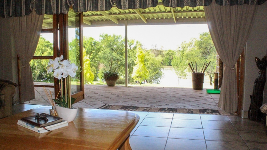 3 Bedroom Property for Sale in Lindequesdrif North West